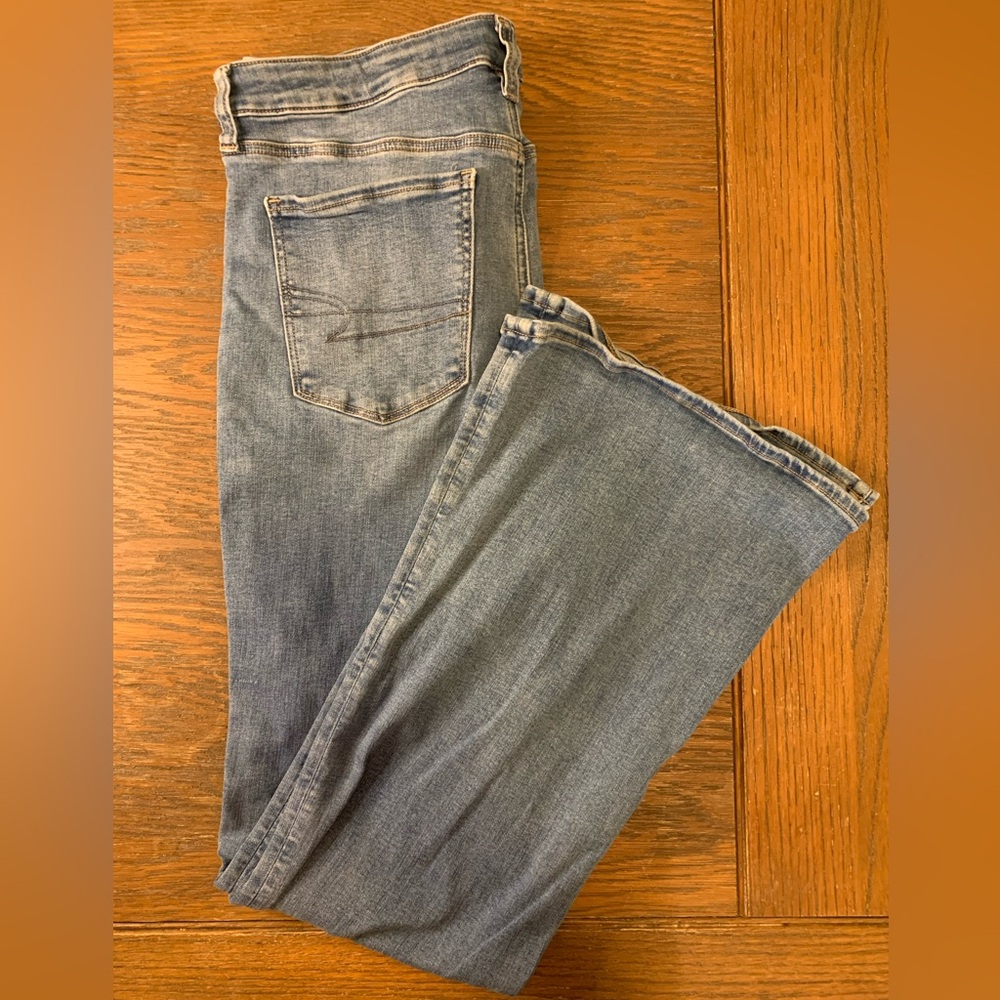 American Eagle Outfitters High Rise Flare Jeans - Picture 4 of 10